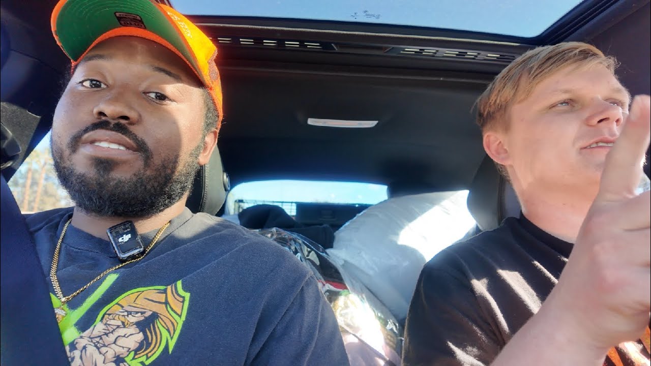 Vintage Hunting at Yard Sales in Las Vegas w/ @YesterdaysFits 