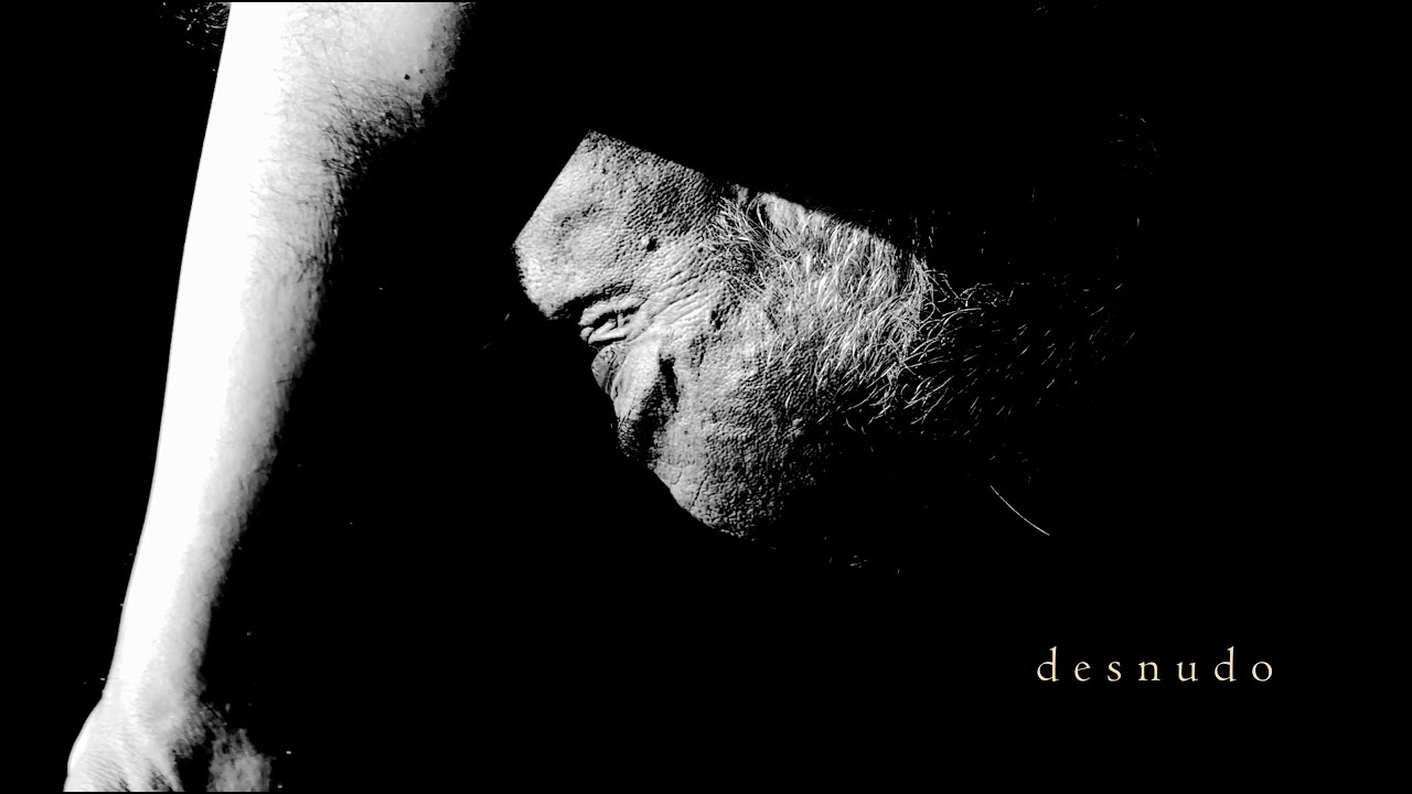 DESNUDO / NAKED