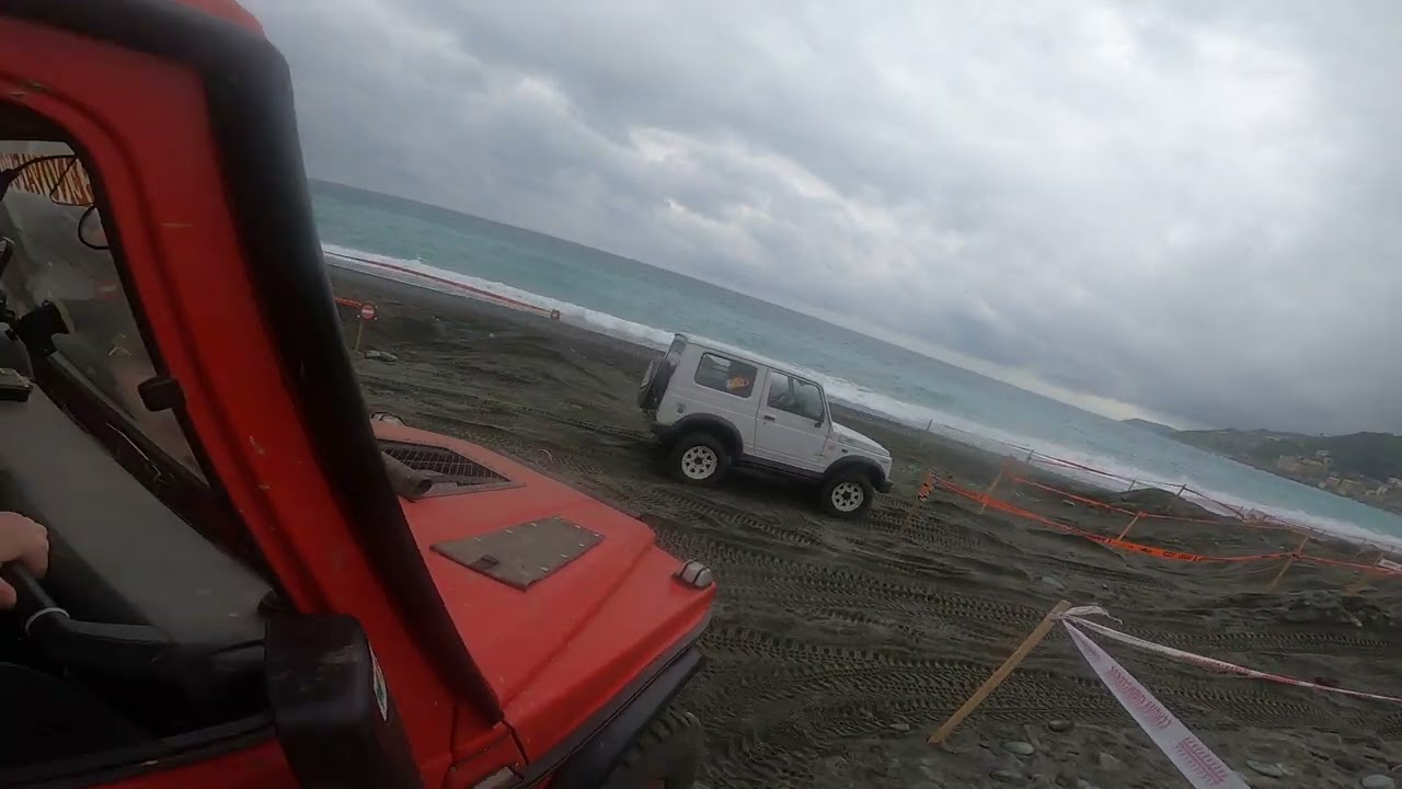 G CLASS V8 Off Road on the BEACH ! 🐬
