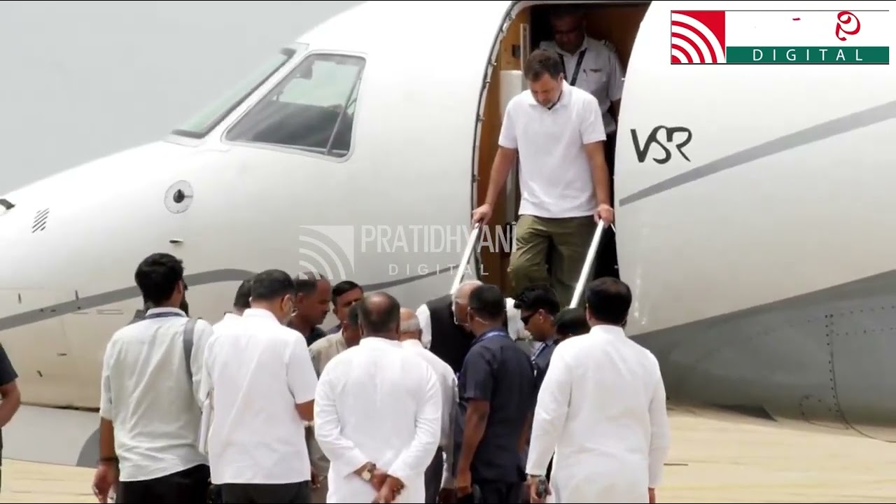 #watch #rahulgandhi #mallikarjunkharge  Entry:ರಾಜ್ಯಕ್ಕೆ ಭರ್ಜರಿ ಎಂಟ್ರಿ ಕೊಟ್ಟ ರಾಹುಲ್ ಗಾಂಧಿ.  #protest