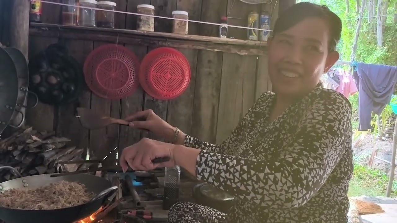 Cô năm cà mau làm chà bông thịt heo thơm ngon 