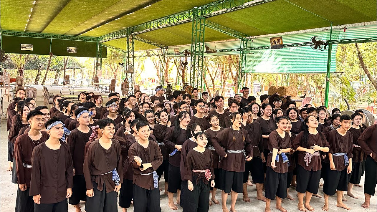 Du Xu&acirc;n c&ugrave;ng C&T