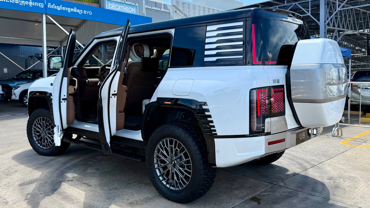 BYD Yangwang U8 (2025) Super Off-road SUV - Smooth , Smart Technology