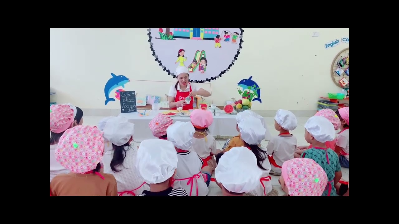 Hoạt động trải nghiệm làm sữa chua hoa quả dầm | Lớp 5-6 Tuổi A2 | Trường mầm non Hương Vĩ