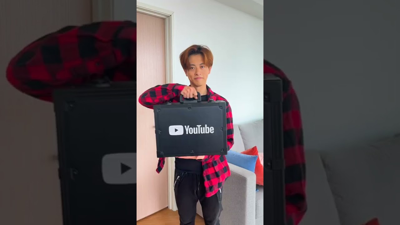 Эта награда YouTube просто безумие&hellip; 😱