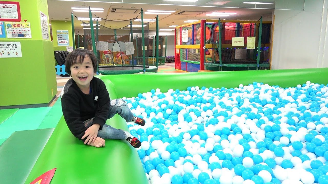 おでかけ ATCあそびマーレ 室内遊具 ボールプールで遊ぼう！ボール投げもしたよ！ レオスマイル
