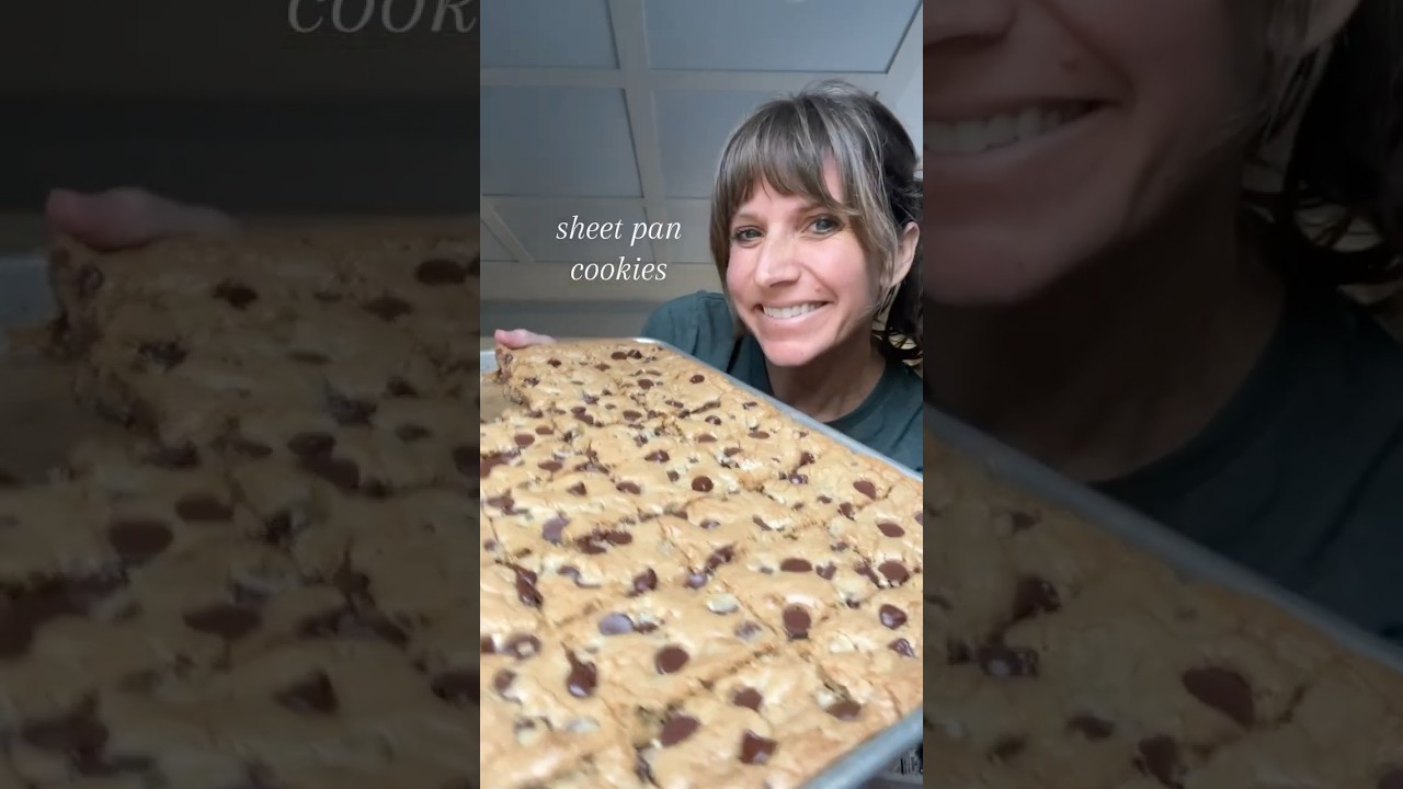 Chocolate Chip Sheet Pan Cookies #cookies #baking