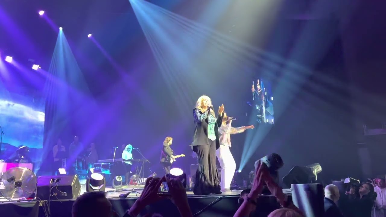 Neoton Família Sztárjai - Lábas Viki (Margaret Island) Eső (Budapest Aréna)