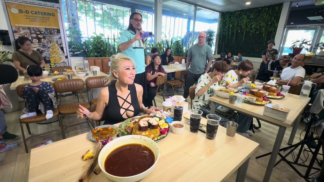 8lb Food Challenge Filming for Japanese TV Show 