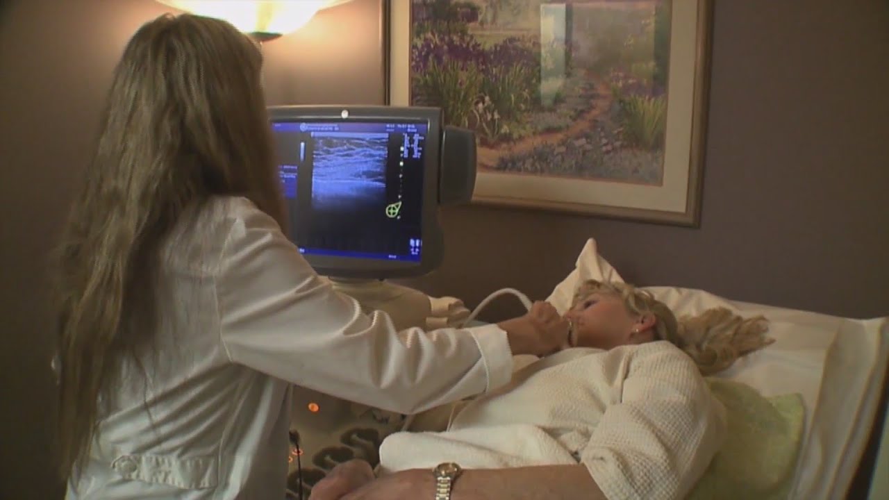 Sheryl Crow advises women to still get their mammogram amid the pandemic