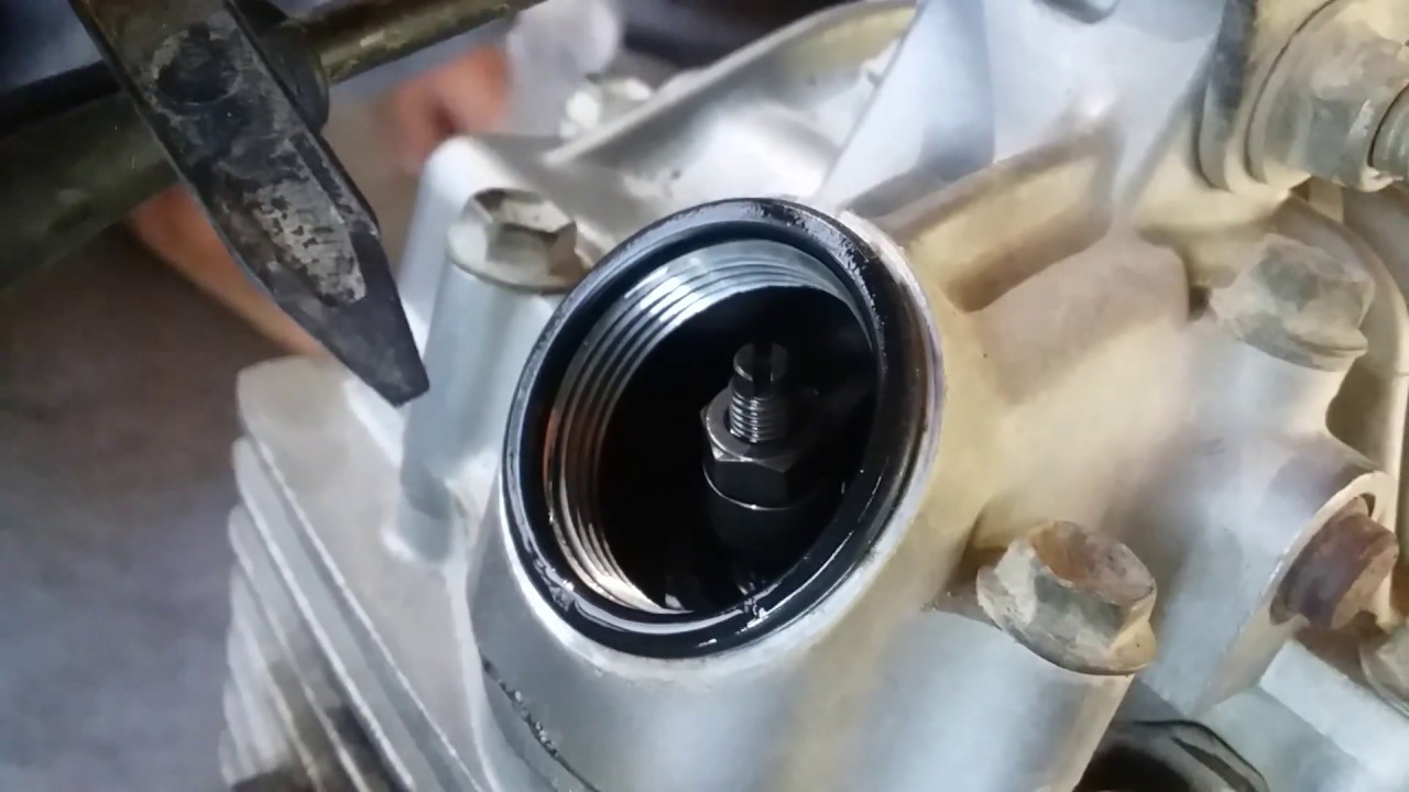 125cc dirtbike Valve Adjustment (Suzuki DRZ 125cc)