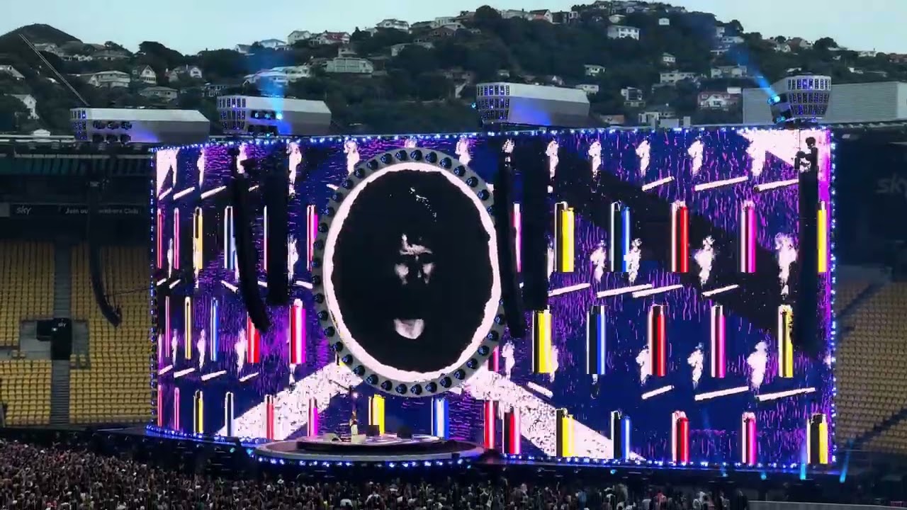 vlog 8: ed sheeran's loop tour in wellington