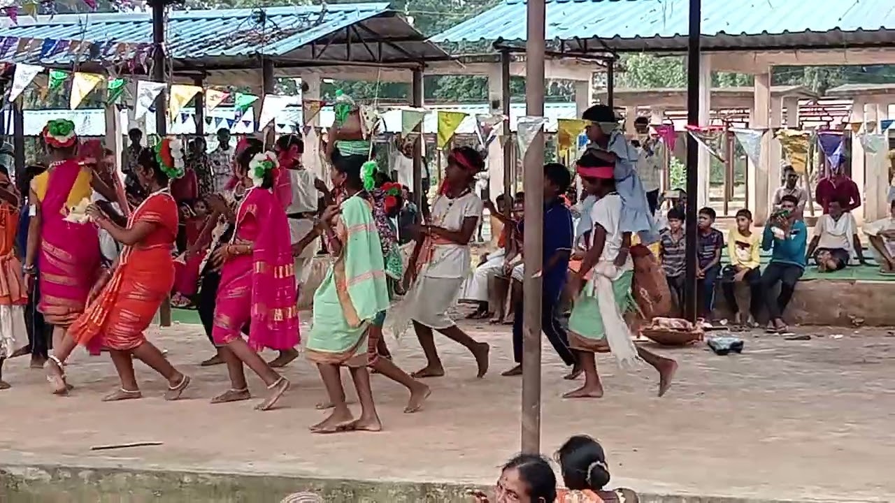 🥰chhotedongar me Aadivasi song 🥰🚌