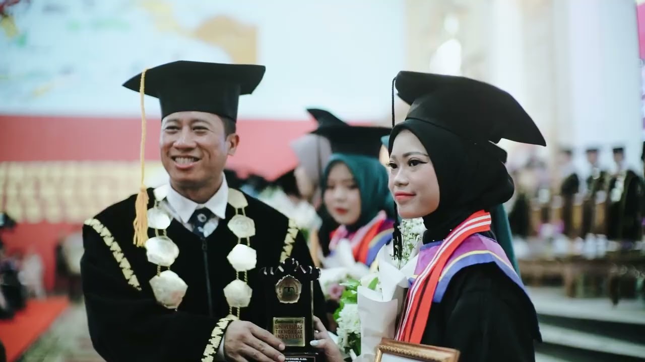 WISUDA PERIODE 1 - UNIVERSITAS TEKNOKRAT INDONESIA | Kampusnya Sang Juara!