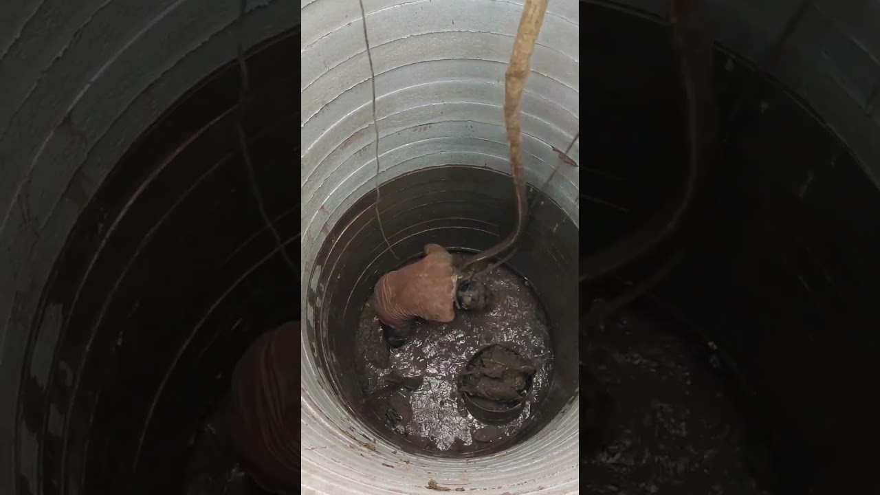 The process of digging Wells with shovels