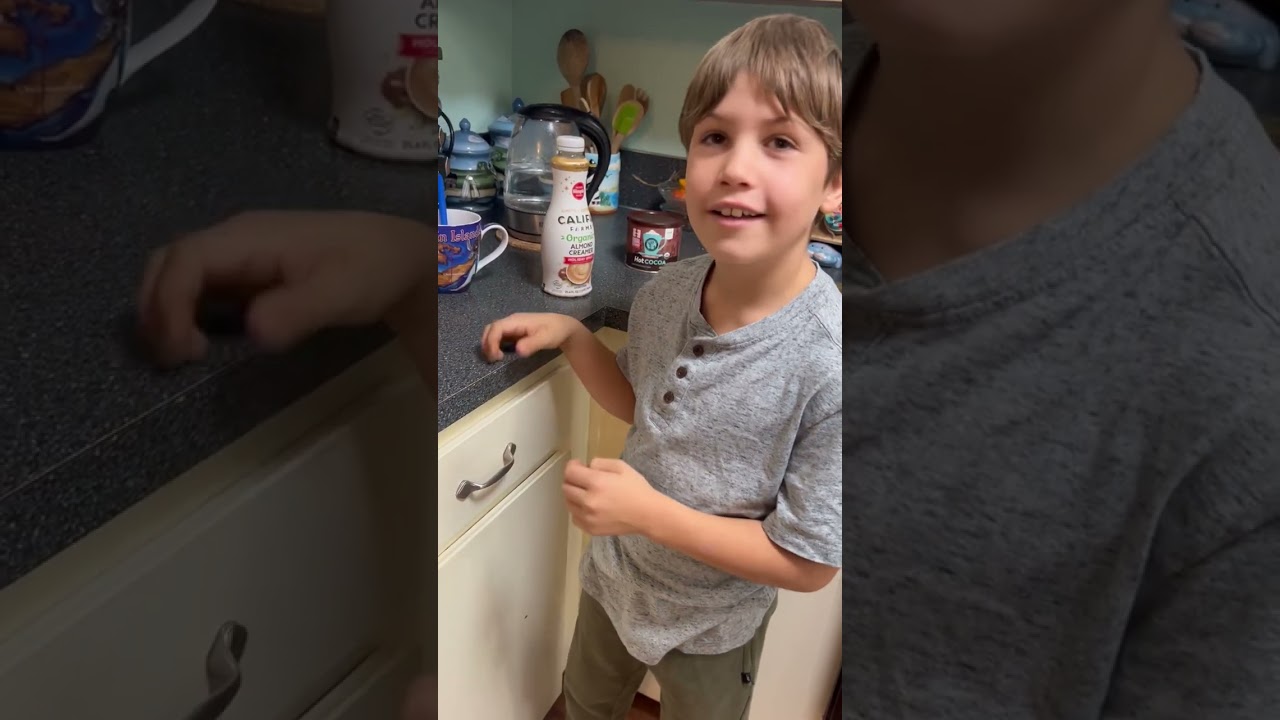 Making Hot Chocolate With Livatro Milk Frother 