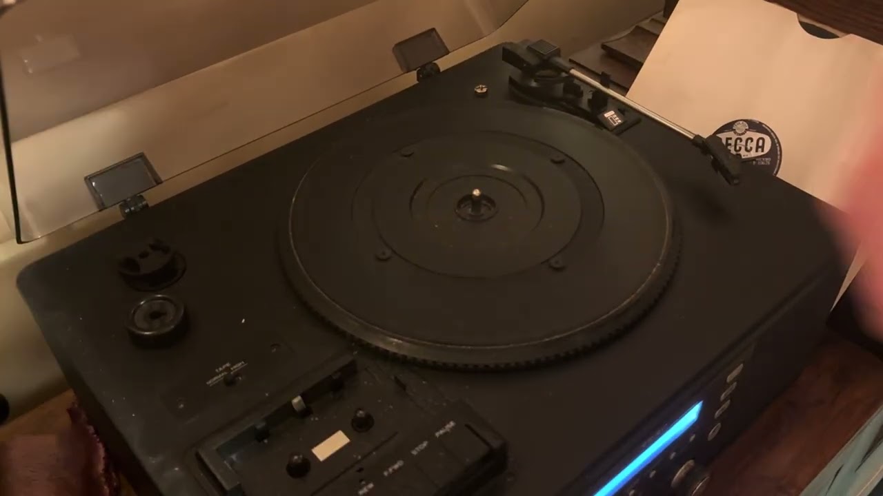 Nuevo Laredo - Three penny opera by Las Paul