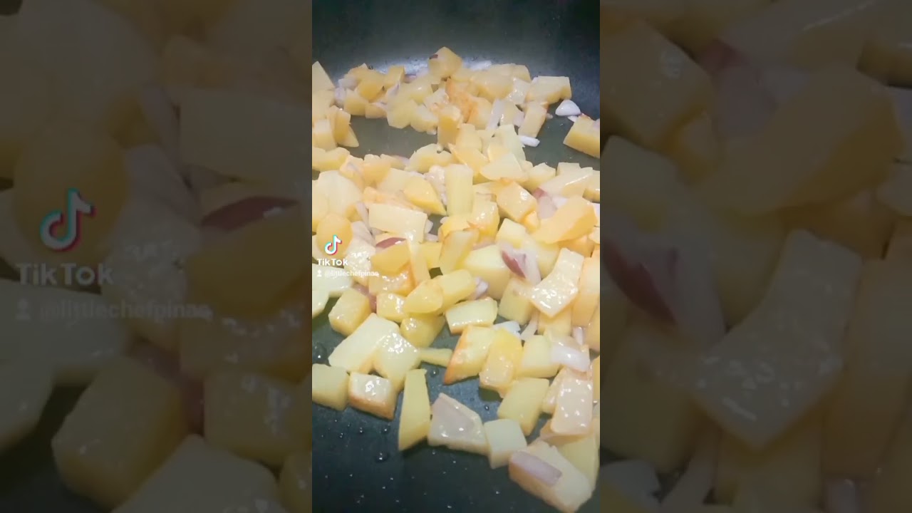 POTATOES -TOMATOES WITH EGG // EASY RECIPE FOR BREAKFAST