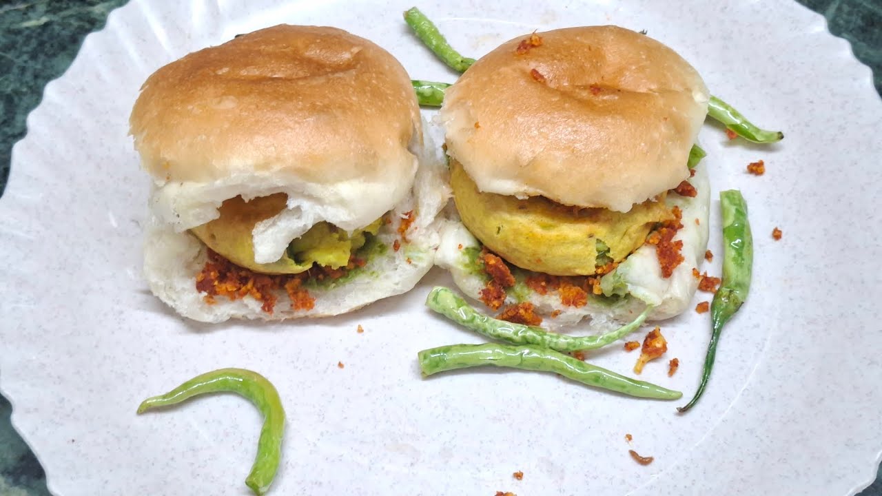 VADA PAV RECIPE || MUMBAI VADA PAV || BATATA VADA RECIPE || #vadapav #food #vadapavchutney