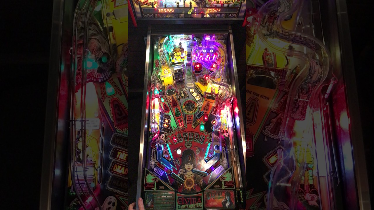 Elvira and the Party Monsters: игра Bally Pinball в высоком разрешении 4K
