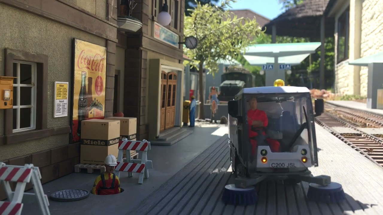 1/32 RC Johnson Road Sweeper