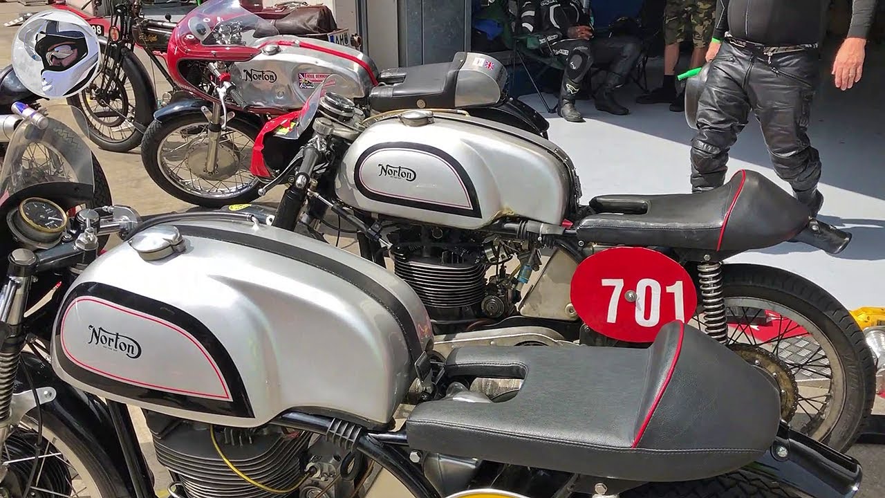 Английская армада когда-то правила гоночными трассами. К счастью, они по-прежнему хорошо выглядят ..