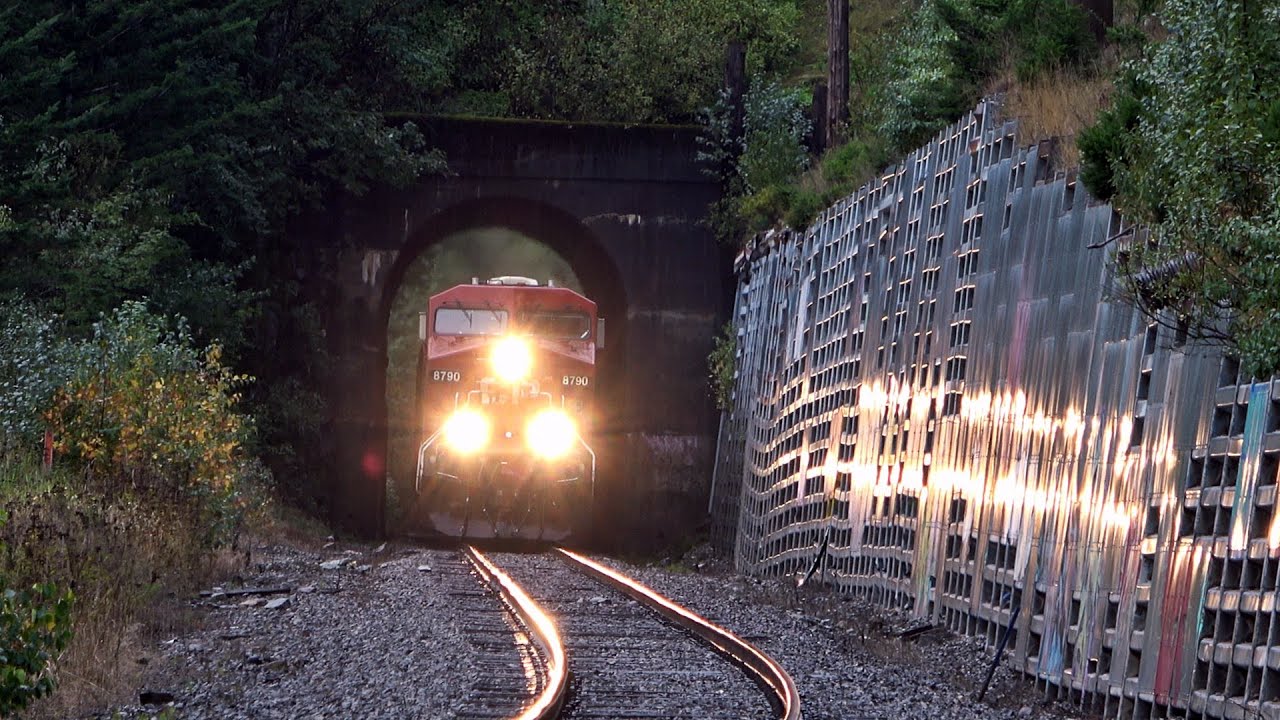 CP Train Enters Thru Tiny Mountain Tunnel! Featuring Huge CN Train and A Mechanical Crossing Bell!