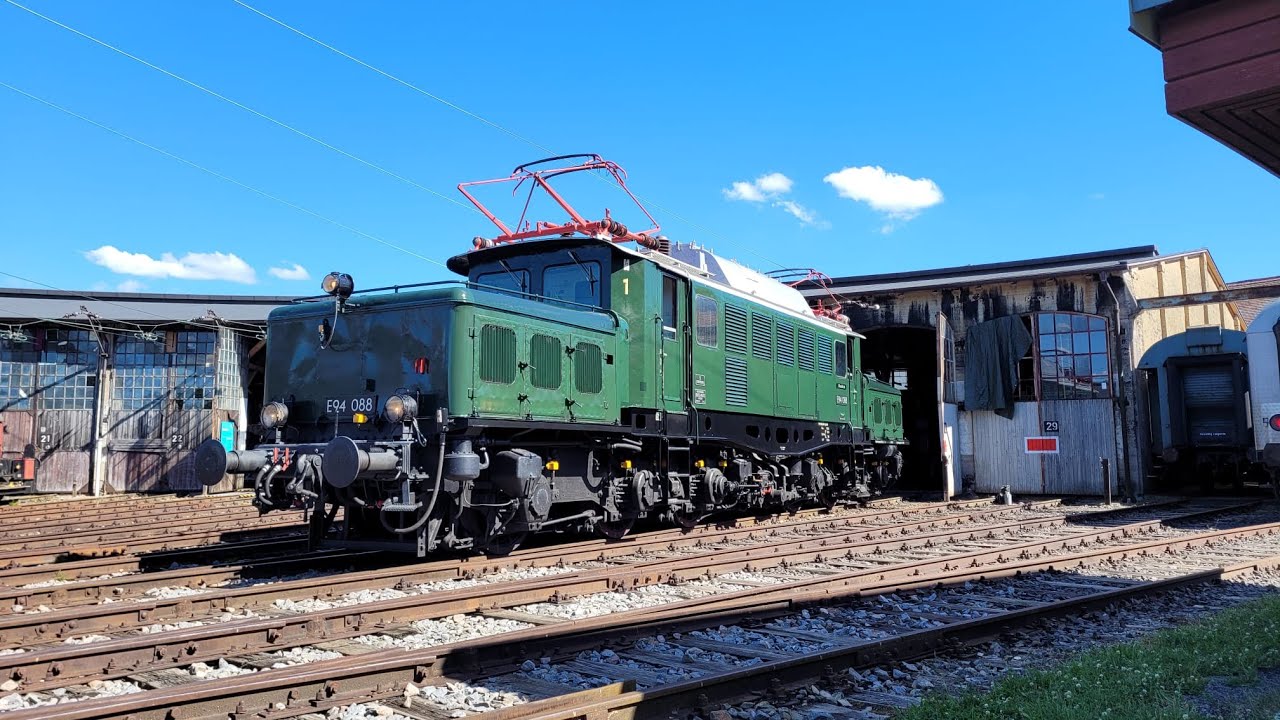 Bewegung im Maschinenraum - Unterwegs mit E94 088