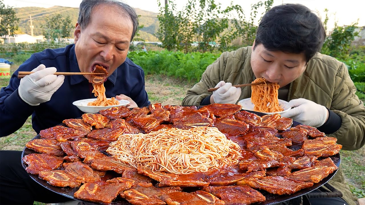 빨간 양념으로 만든 LA갈비에 소면까지 쓱쓱 비벼 먹방! (Grilled Marinated Beef Short Ribs) 요리&먹방!! - Mukbang eating show