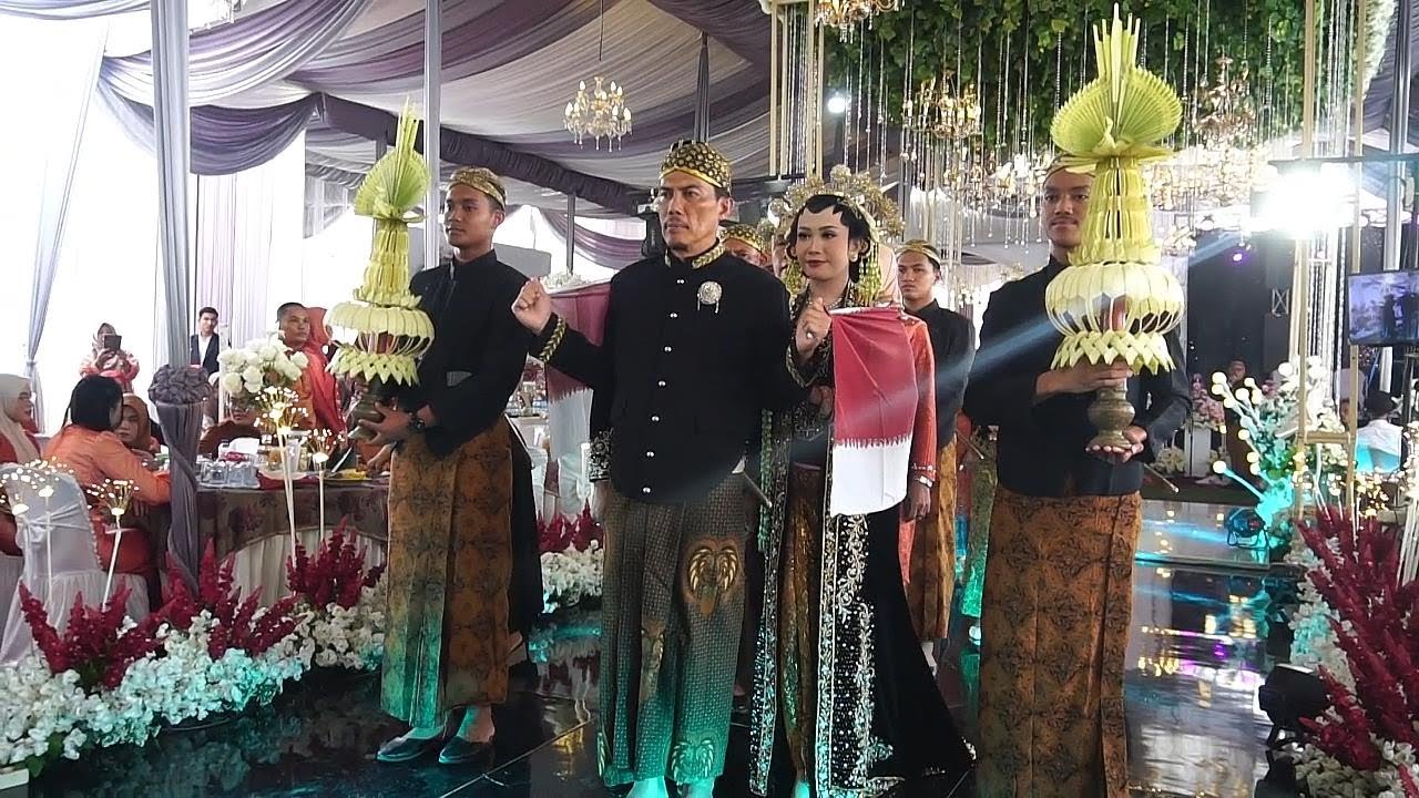 Temu Manten Adat Jawa dr.Hani & Eko II Singgalang Pelaminan II Tata Rias Hj.endang Sari Raos