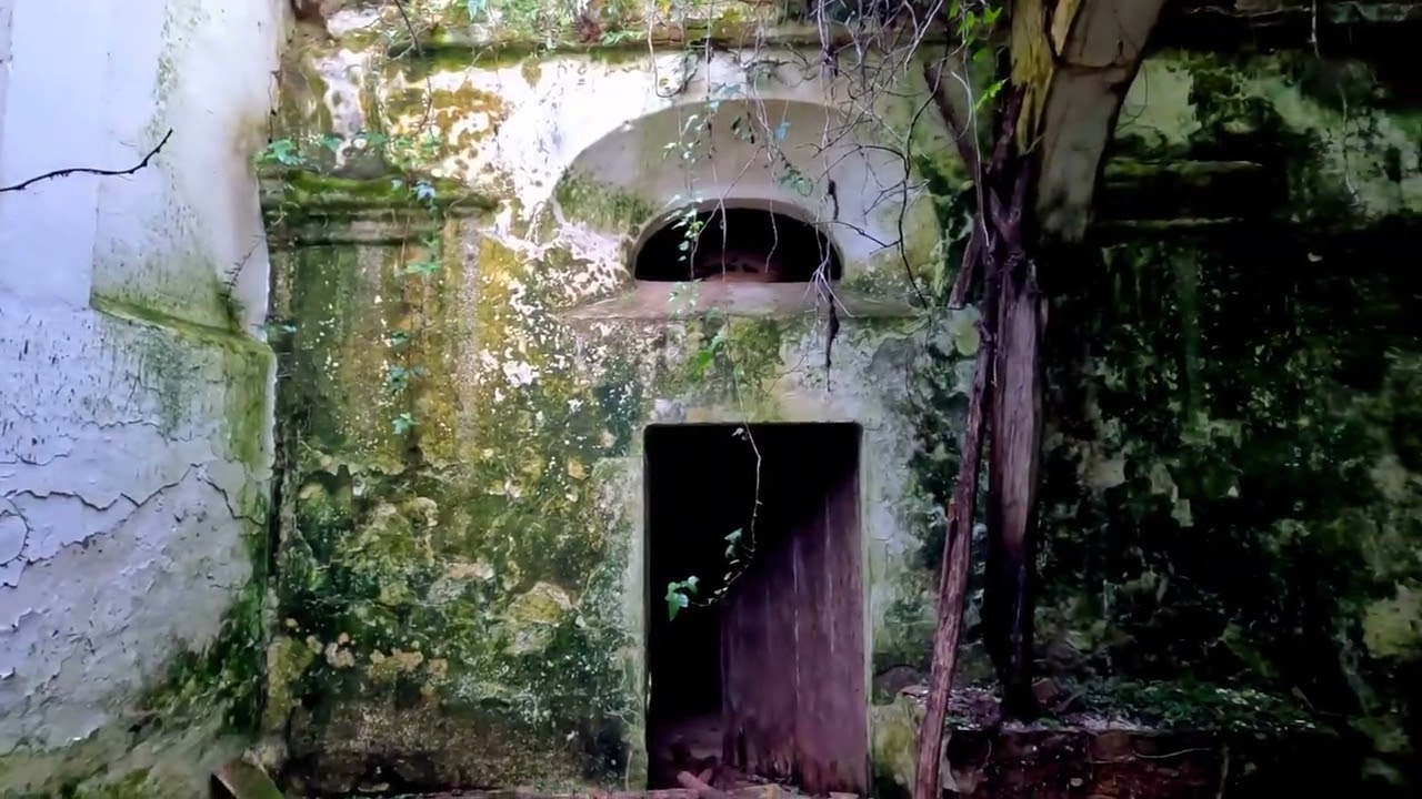 Mosteiro esquecido das Covas do Monfurado, paredes onde paira o silêncio - Portugal