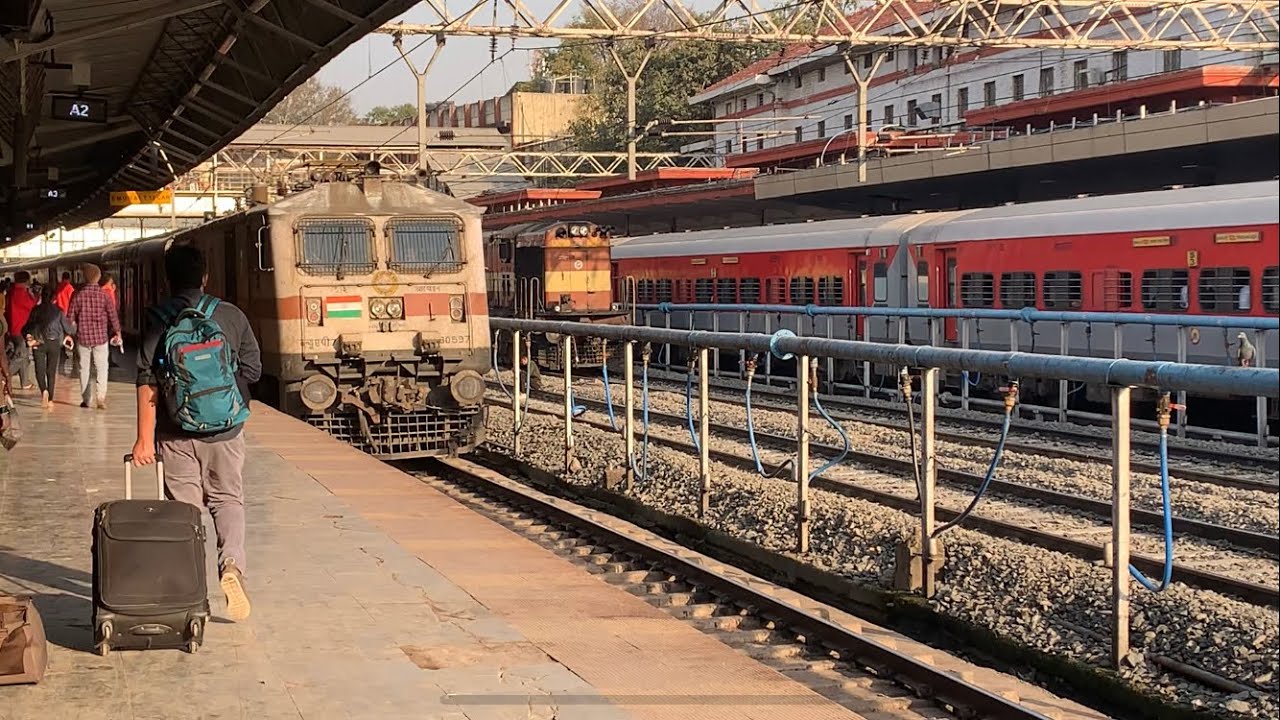 PUNE JUNCTION ARRIVALS, MOVEMENTS AND DEPARTURES