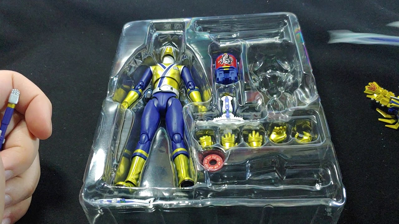 Unboxing S.H.Figuarts Bandai Power Rangers Samurai Gold action figure