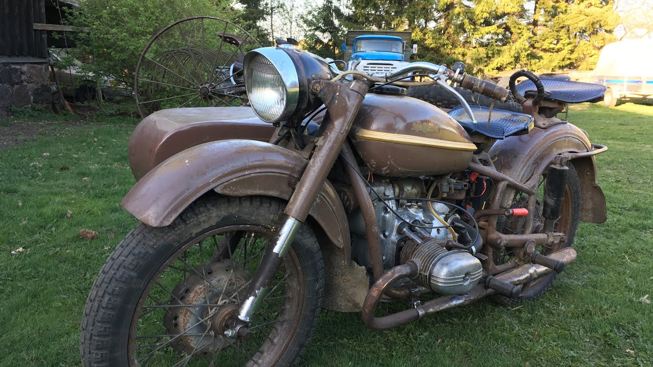 Starting 1969 soviet motorcycle “Ural”- COOL SOUND