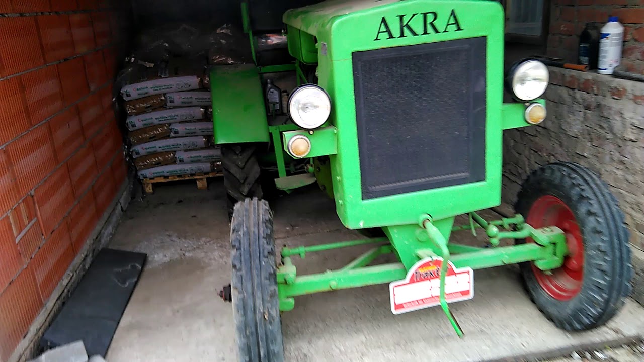 Akra Traktor Baujahr 1939 mit Deutz F2M414 Motor