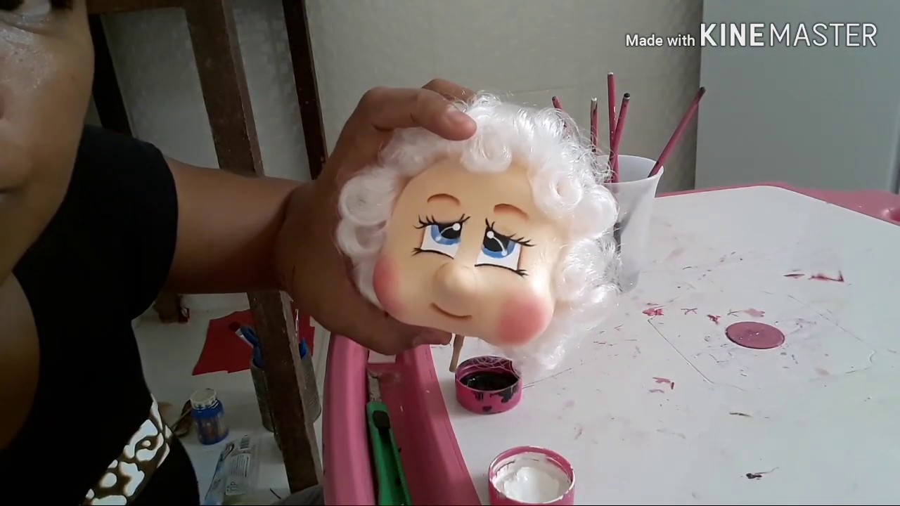 cabeça modelada isopor e pintura do rosto
