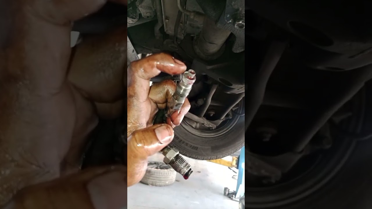 Nissan urvan power steering leaking, flering tube repair.#automobile #tips#nissanurvan