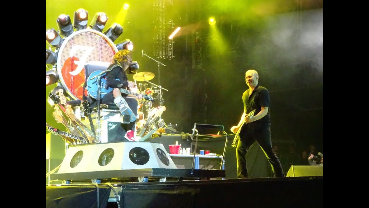 Foo Fighters, D.O.A, live, Milton Keynes, 5/9,15, From the front
