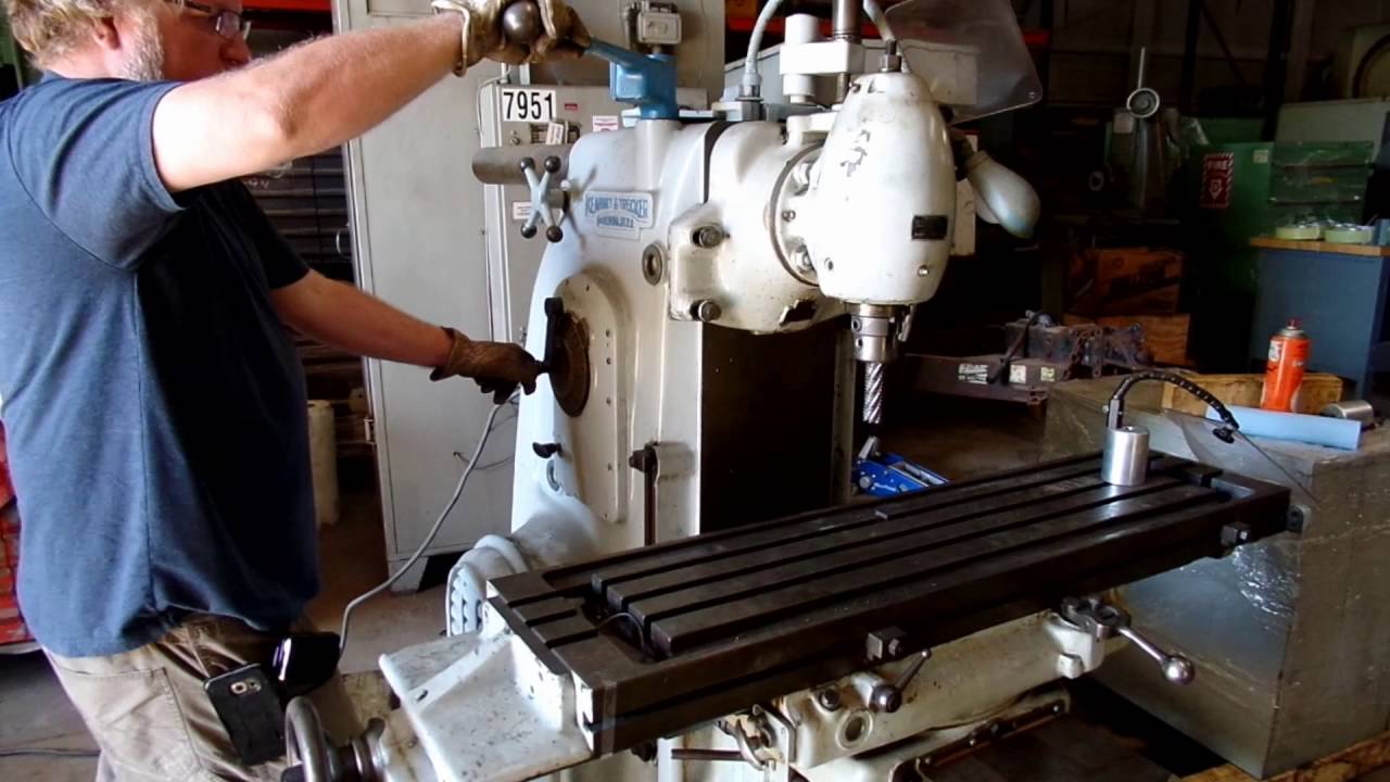 KEARNEY & TRECKER Model 2CH Horizontal Milling Machine For Sale