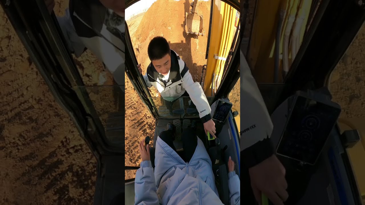 Экскаватор 24 часа 😍😘 #шорты #раздавливаниеконфет #экскаватор #тяжелаястроительнаятехника #все #р...