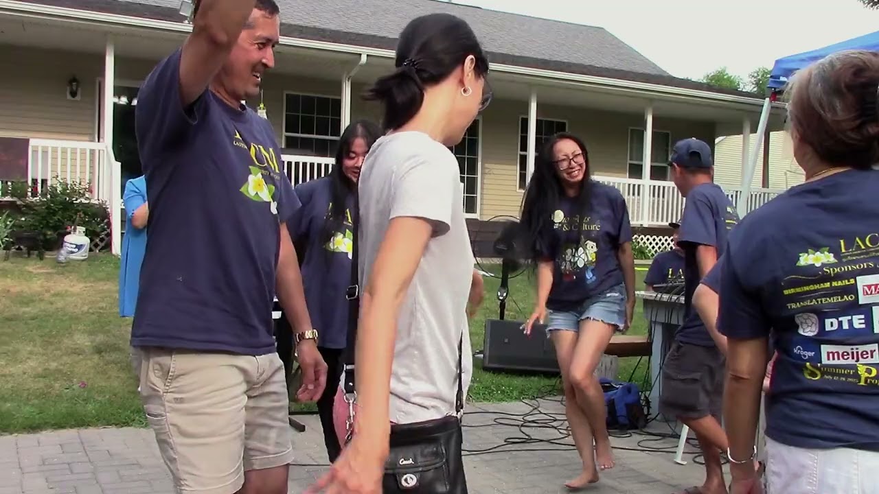 Lao Arts and Culture Camp 2025: Noi Sengosurigna demonstrates the Fon Salavan for Michigan community