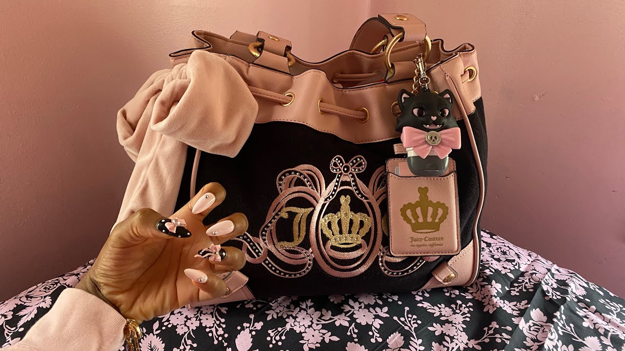 What’s In My Juicy Couture Daydreamer Bag! Breast Cancer Awareness Month 