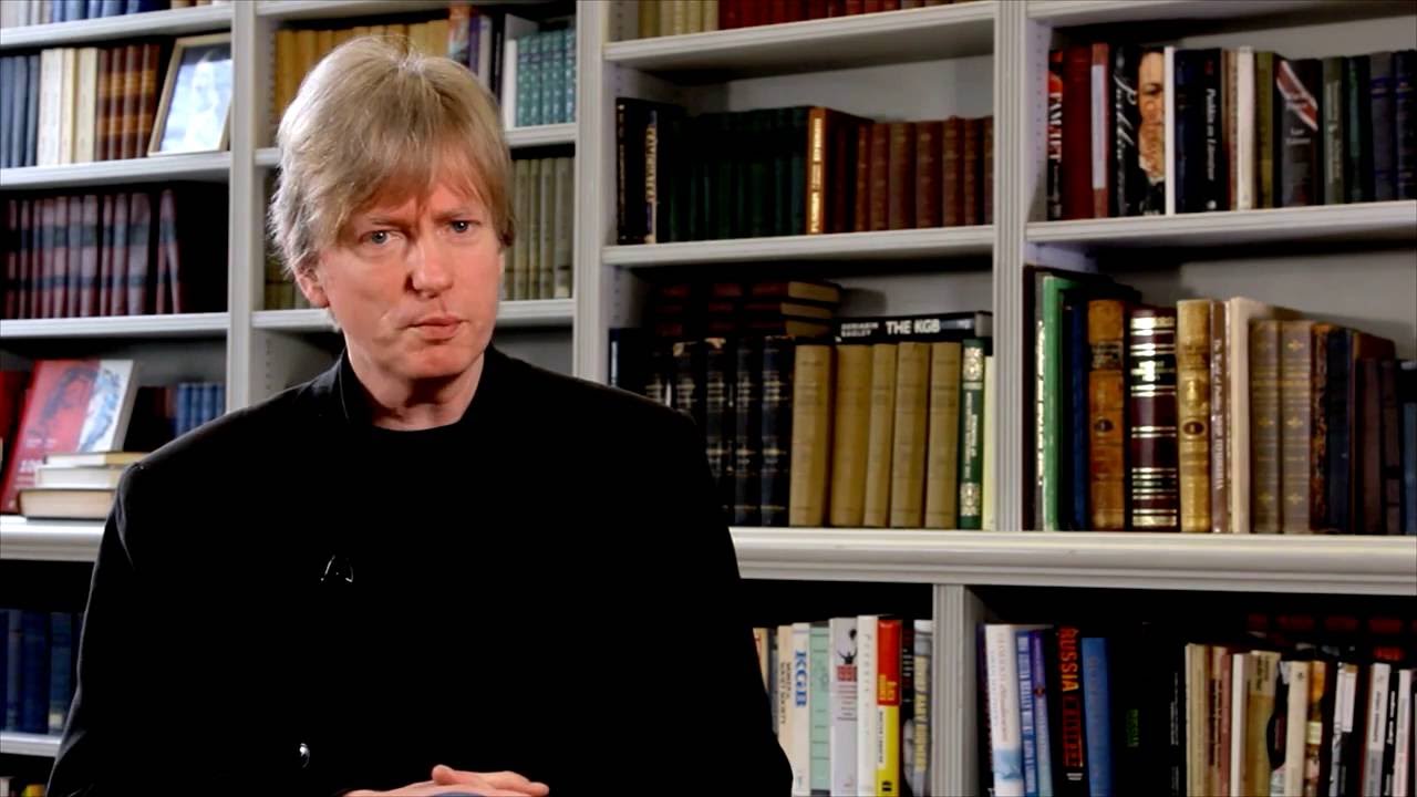 Michel Faber reads &lsquo;Don't Hesitate to Ask&rsquo;