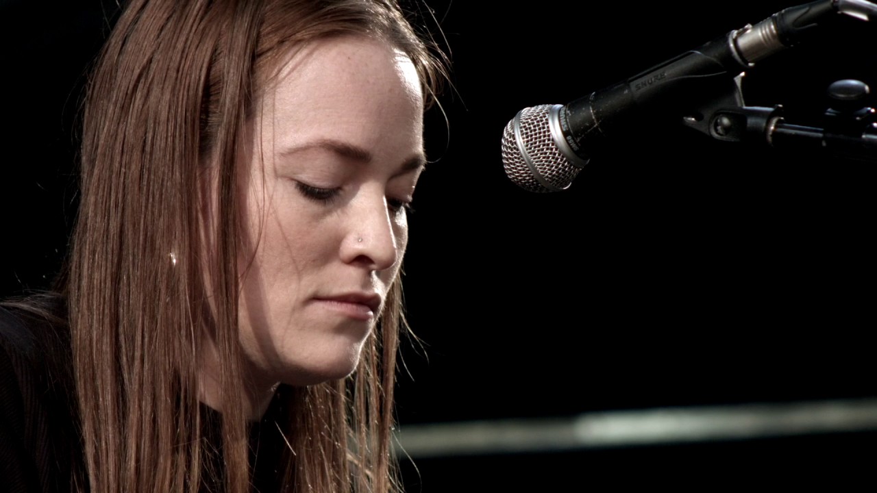 Radie Peat - Cailín deas crúite na mbó /When I Was A Young Girl