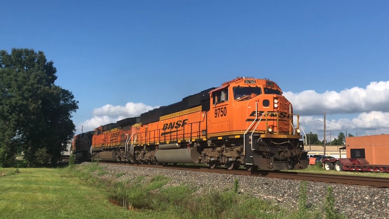 Railfanning Dayton, TX 6/22/21 ft. Rare BNSF Rebuilds, Patched SP, and Gray Ghost