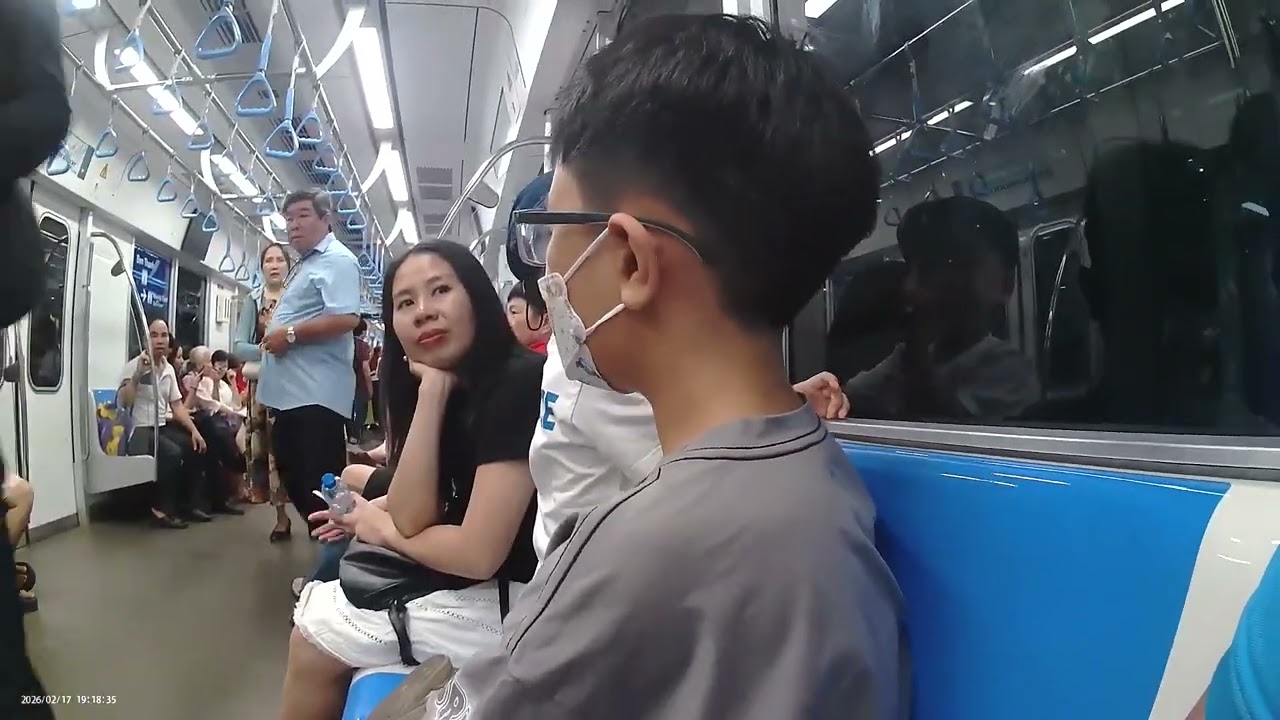 Phần 8 Tối mồng 1 Tết Bính Ngọ Cả Gia Đình Đi Metro HCM miễn phí 17/02/2026