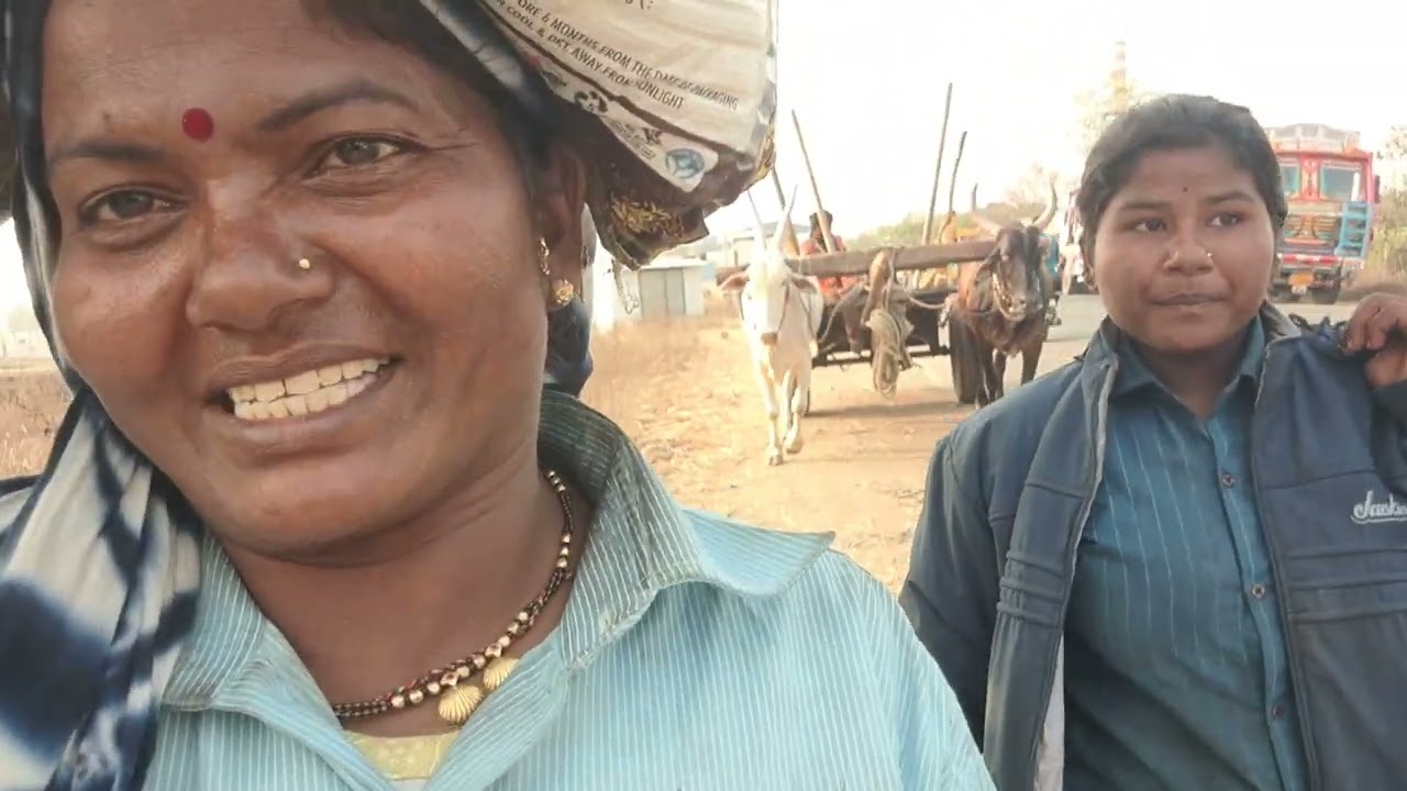 सुनबाई ला वडा पाव आवडतो डोक्यावर वज घेऊण गेले पन काय कराव  थोड ऊसीरा आलो आसतो तर बर झाल आसत नसीबात😟🙉