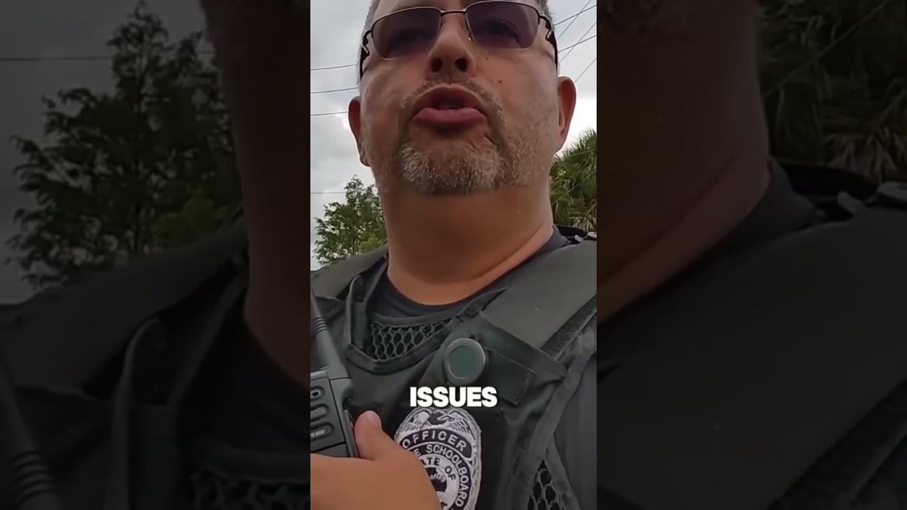 🚨 Полицейский утверждает, что общественная территория &mdash; это частная собственность&hellip; Аудитор дает о...