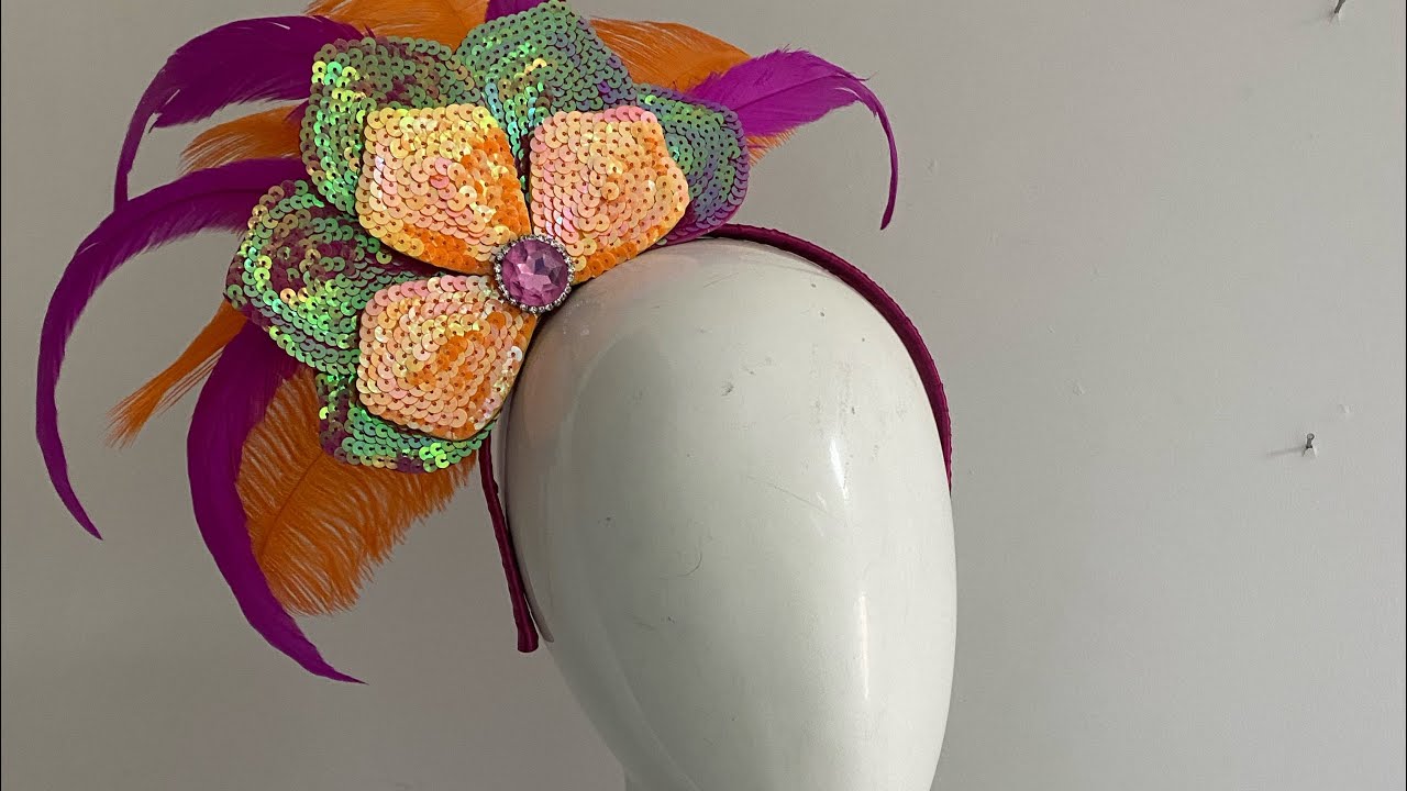 Tiara para carnaval com paetê e plumas, tutorial de montagem.