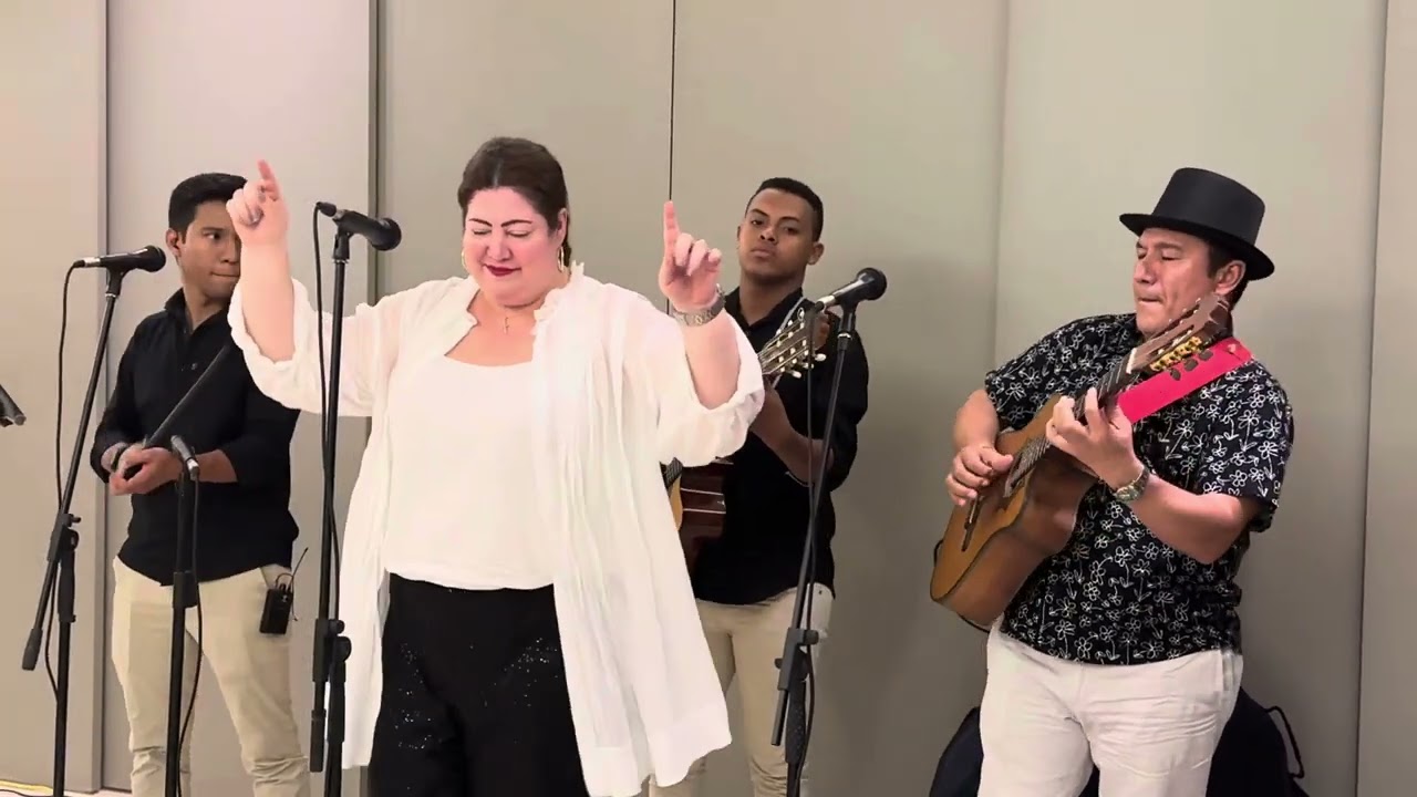 “Igual que aquella noche “Sandra daza y Mancel Cardenas